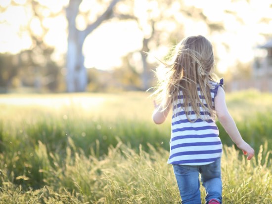 Delivery of therapeutic interventions outdoors for traumatised children